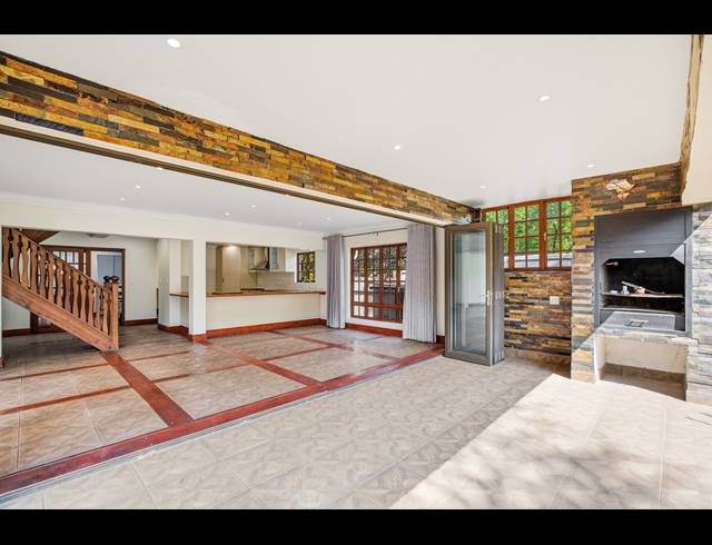 4 BEDROOM HOUSE FOR SALE IN DOUGLASDALE